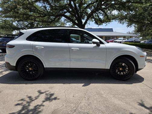 2022 Porsche Cayenne Platinum Edition