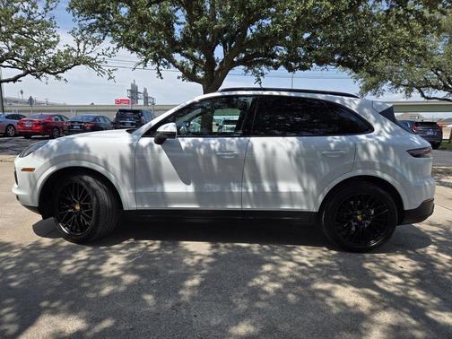 2022 Porsche Cayenne Platinum Edition