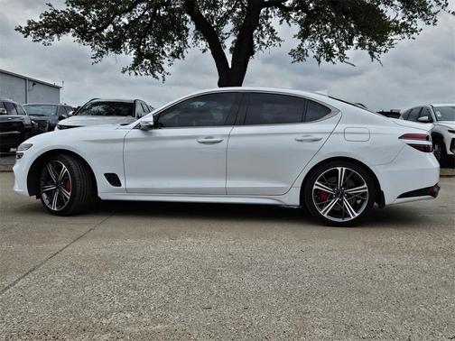 2025 Genesis G70 2.5T
