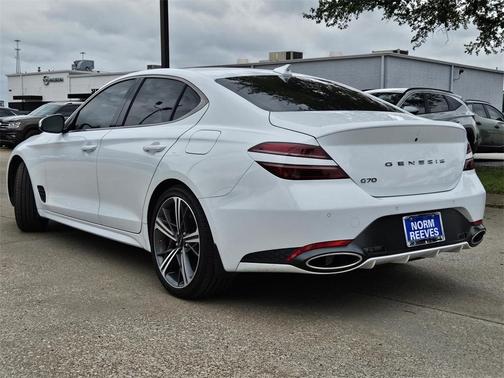 2025 Genesis G70 2.5T