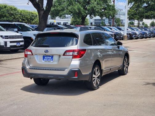 Tungsten Metallic 2018 Subaru Outback 2.5i Limited