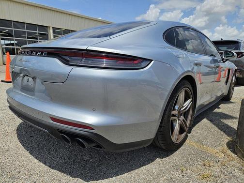 2021 Porsche Panamera 4