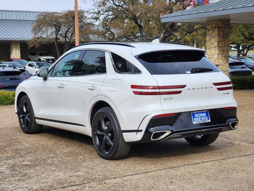 Uyuni White 2026 Genesis GV70 3.5T Sport Prestige