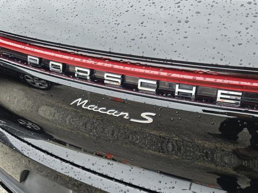 2020 Porsche Macan S