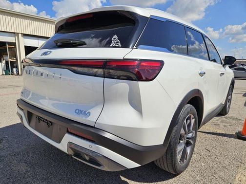 2022 INFINITI QX60 Luxe