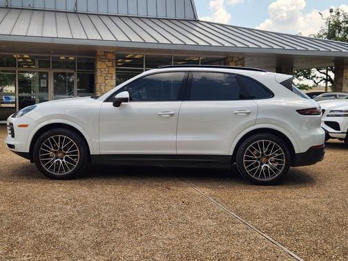 White 2020 Porsche Cayenne Base