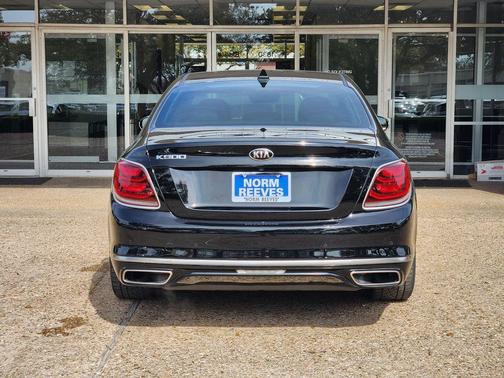 2019 Kia K900 Luxury