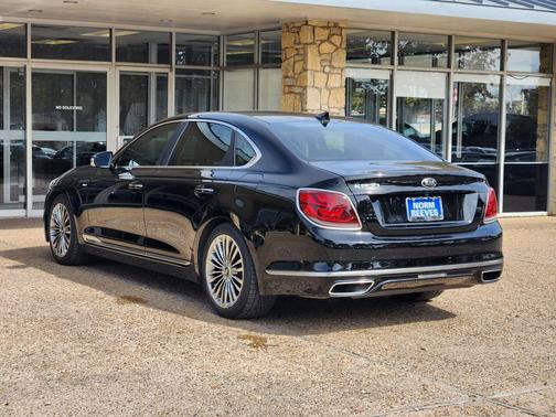 2019 Kia K900 Luxury