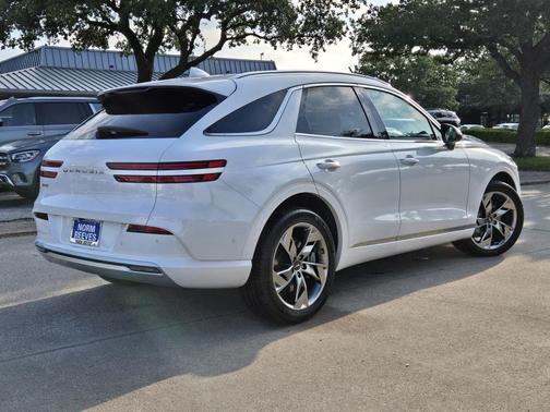 2024 Genesis Electrified GV70 Advanced