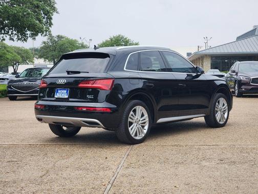 Mythos Black Metallic 2018 Audi Q5 2.0T Tech Premium