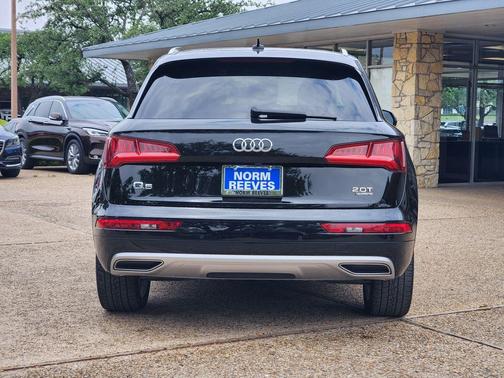 Mythos Black Metallic 2018 Audi Q5 2.0T Tech Premium