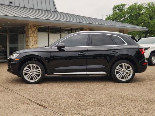 Mythos Black Metallic 2018 Audi Q5 2.0T Tech Premium