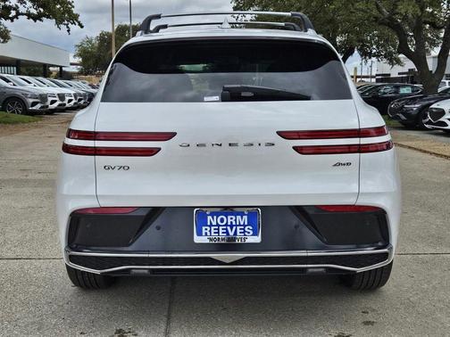 2026 Genesis GV70 2.5T Advanced