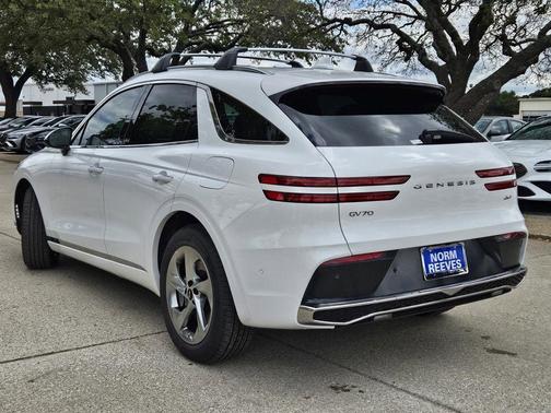 2026 Genesis GV70 2.5T Advanced
