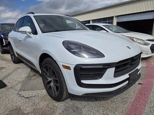 2023 Porsche Macan Base