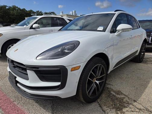 2023 Porsche Macan Base