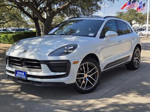 2023 Porsche Macan Base