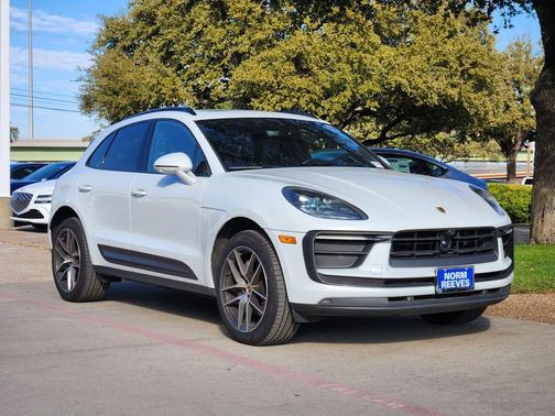 2023 Porsche Macan Base