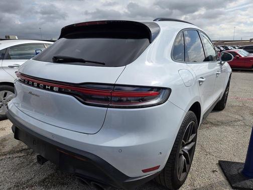 2023 Porsche Macan Base