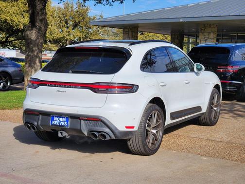 2023 Porsche Macan Base