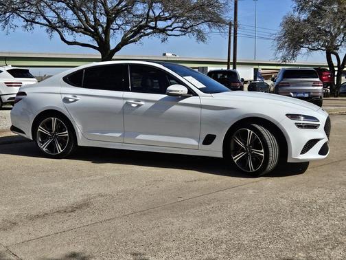 2025 Genesis G70 2.5T