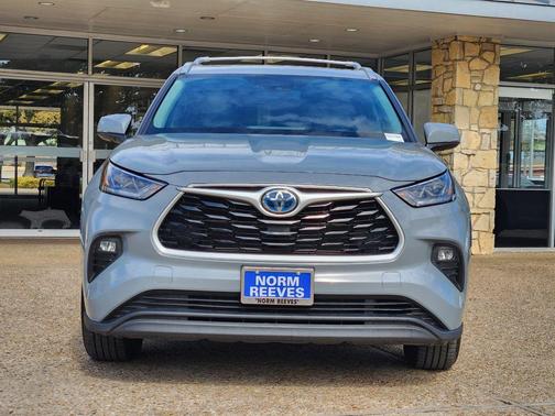 2023 Toyota Highlander Hybrid Bronze Edition