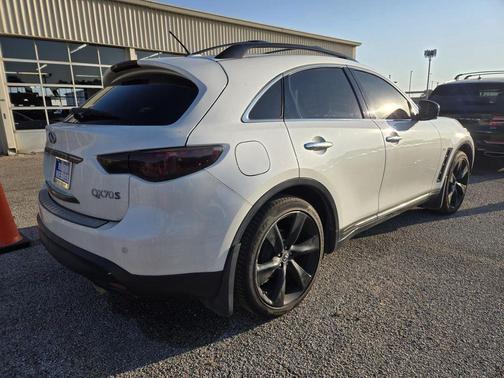 2017 INFINITI QX70 Base