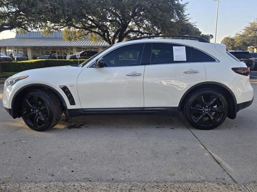 2017 INFINITI QX70 Base