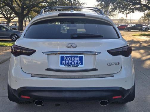 2017 INFINITI QX70 Base