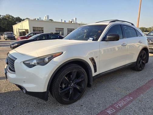 2017 INFINITI QX70 Base