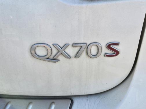 2017 INFINITI QX70 Base