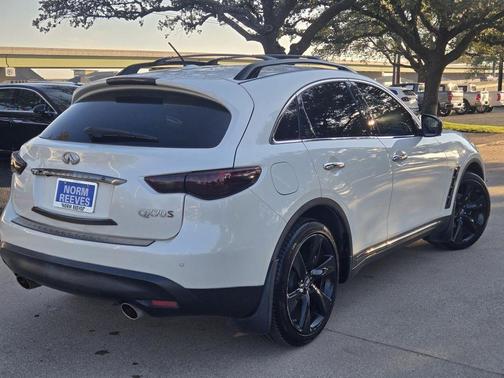 2017 INFINITI QX70 Base