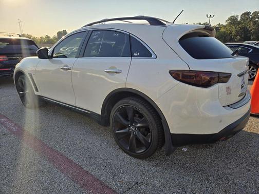 2017 INFINITI QX70 Base