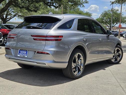 2025 Genesis Electrified GV70 Advanced