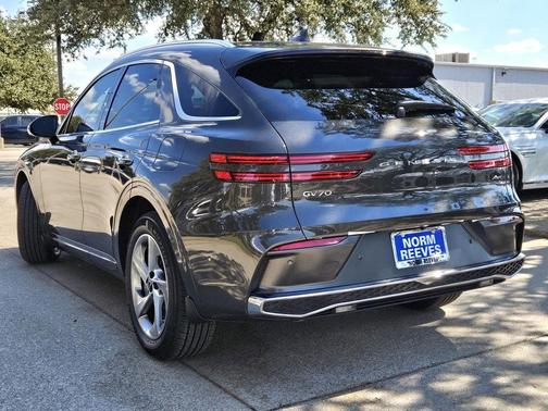 2026 Genesis GV70 2.5T Advanced