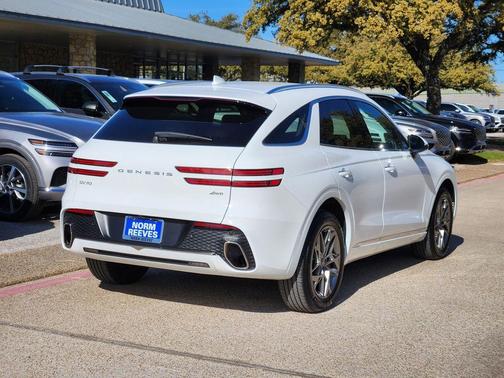 2025 Genesis GV70 2.5T