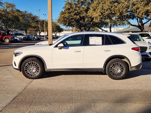 2025 Mercedes-Benz GLC 300 Base