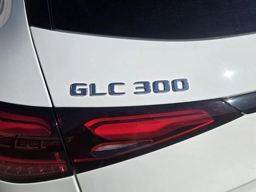 2025 Mercedes-Benz GLC 300 Base