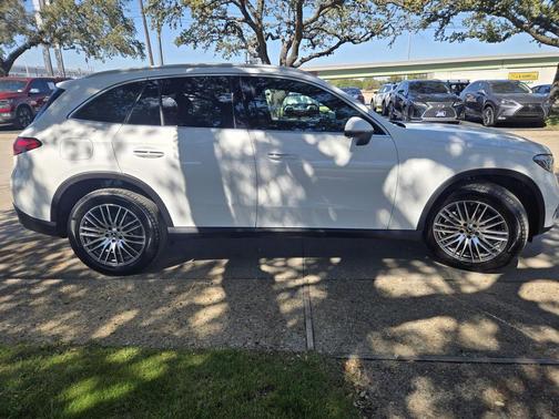 2025 Mercedes-Benz GLC 300 Base