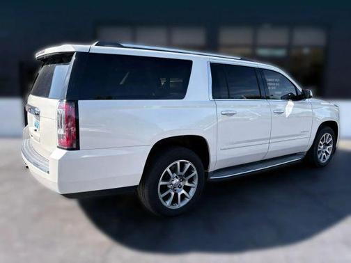 White 2015 GMC Yukon XL Denali