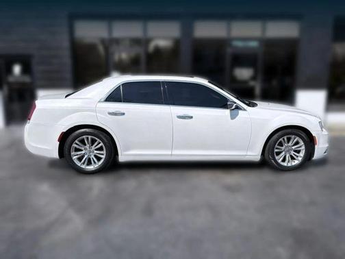 White 2016 Chrysler 300C Base