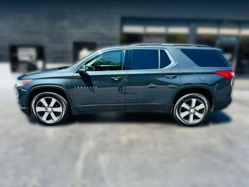 Gray 2020 Chevrolet Traverse LT Leather
