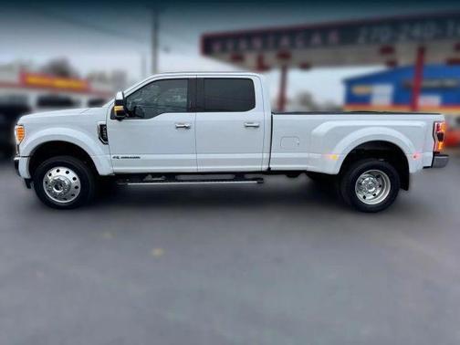 White 2017 Ford F-450 Lariat