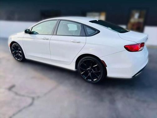 2016 Chrysler 200 S