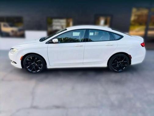 2016 Chrysler 200 S