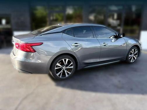 Gray 2017 Nissan Maxima 3.5 SV