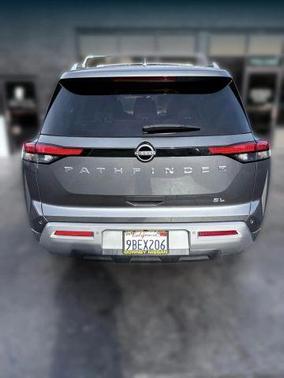 2022 Nissan Pathfinder SL