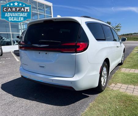 Bright White Clearcoat 2022 Chrysler Pacifica Touring L