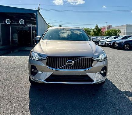 Bright Dusk 2023 Volvo XC60 Plus