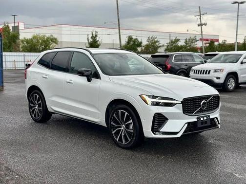 2025 Volvo XC60 B5 Plus